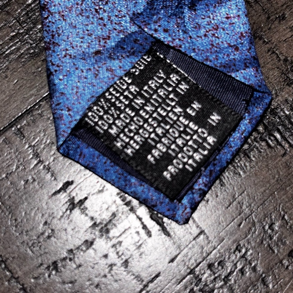 Vintage Disney 101 Dalmatians themed necktie​ - Picture 4 of 6